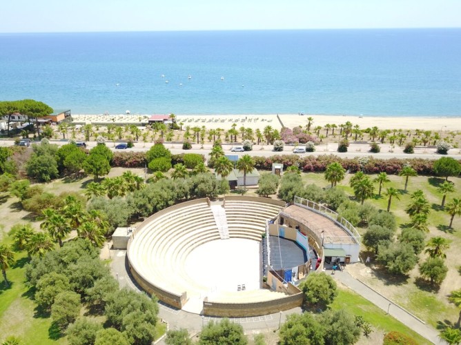 Club Esse Sunbeach - Club Esse Sunbeach amphitheater