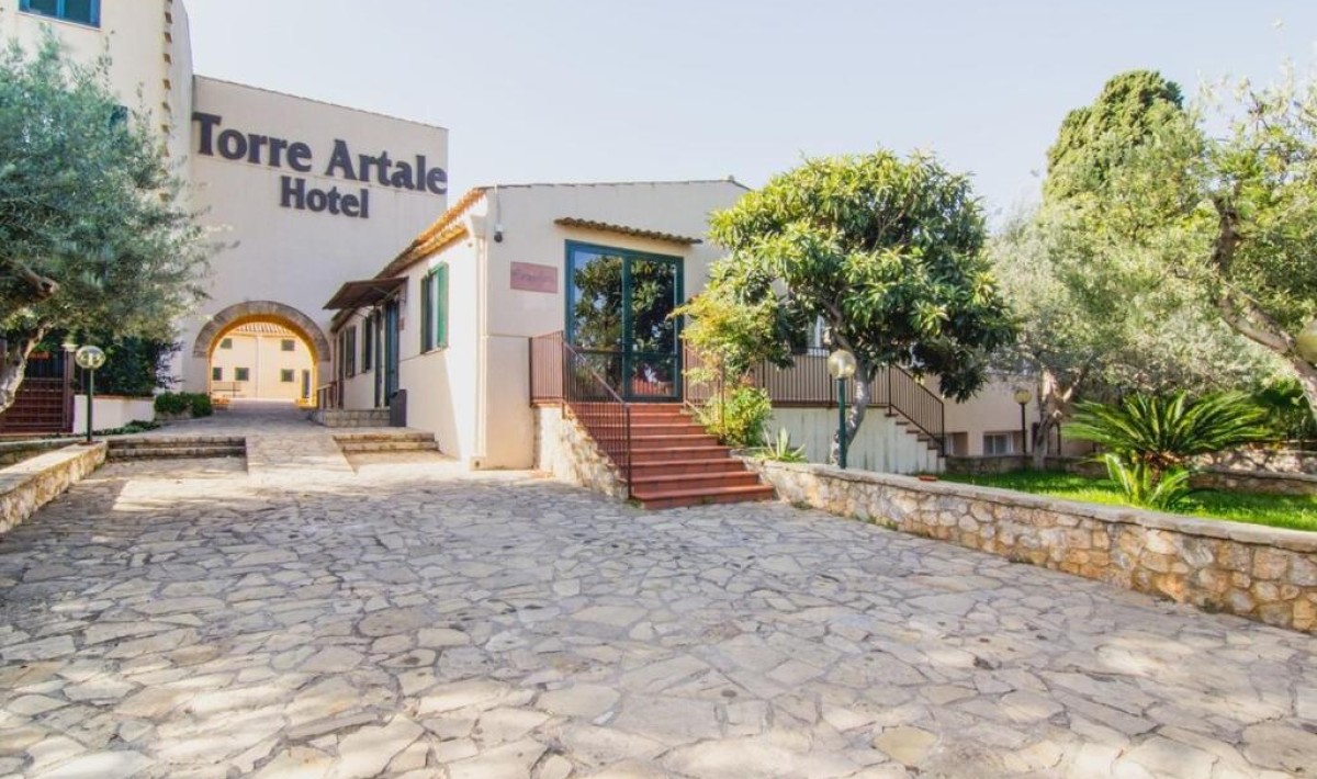 Apulia Hotel Borgo Torre Artale - Immagine 1