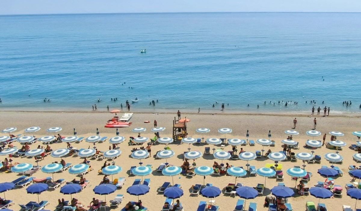 Aquilia Holiday Village Resort - The beach of Villaggio Aquilia in Marina di Badolato seen from the drone.