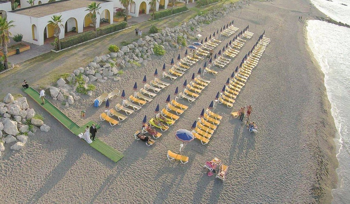 Hotel Club La Playa - Aerial view of the beach at Hotel Club La Playa in Marina di Patti