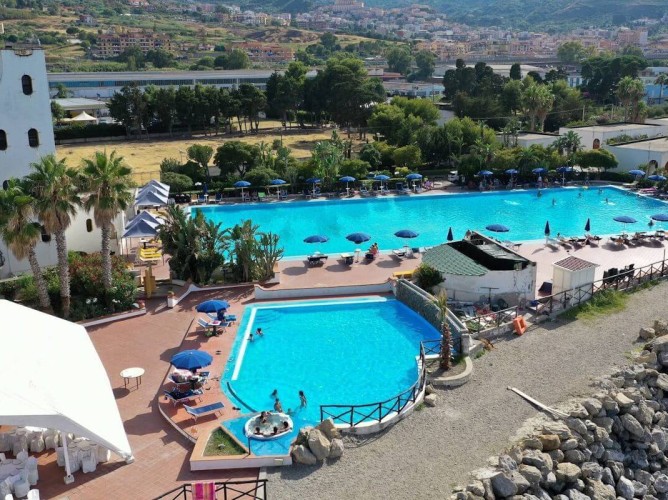 Hotel Club La Playa - Drone view of the two pools at Hotel Club La Playa in Marina di Patti