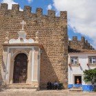 Porta da Vila, the main entrance to the city, built with a very small entrance to defend against medieval cavalry raids