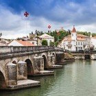 The center of the city of Tomar, in the Santarém district of Portugal. Highlighted is the Nabão River, a tributary of the Zêzere, which flows through it