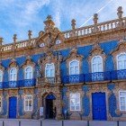 Palácio do Raio, also known as the 'Casa do Mexicano,' is a historic and picturesque building in Braga. It features a baroque style and a distinctive blue façade, and was commissioned by a wealthy merchant and Knight of the Order of Christ