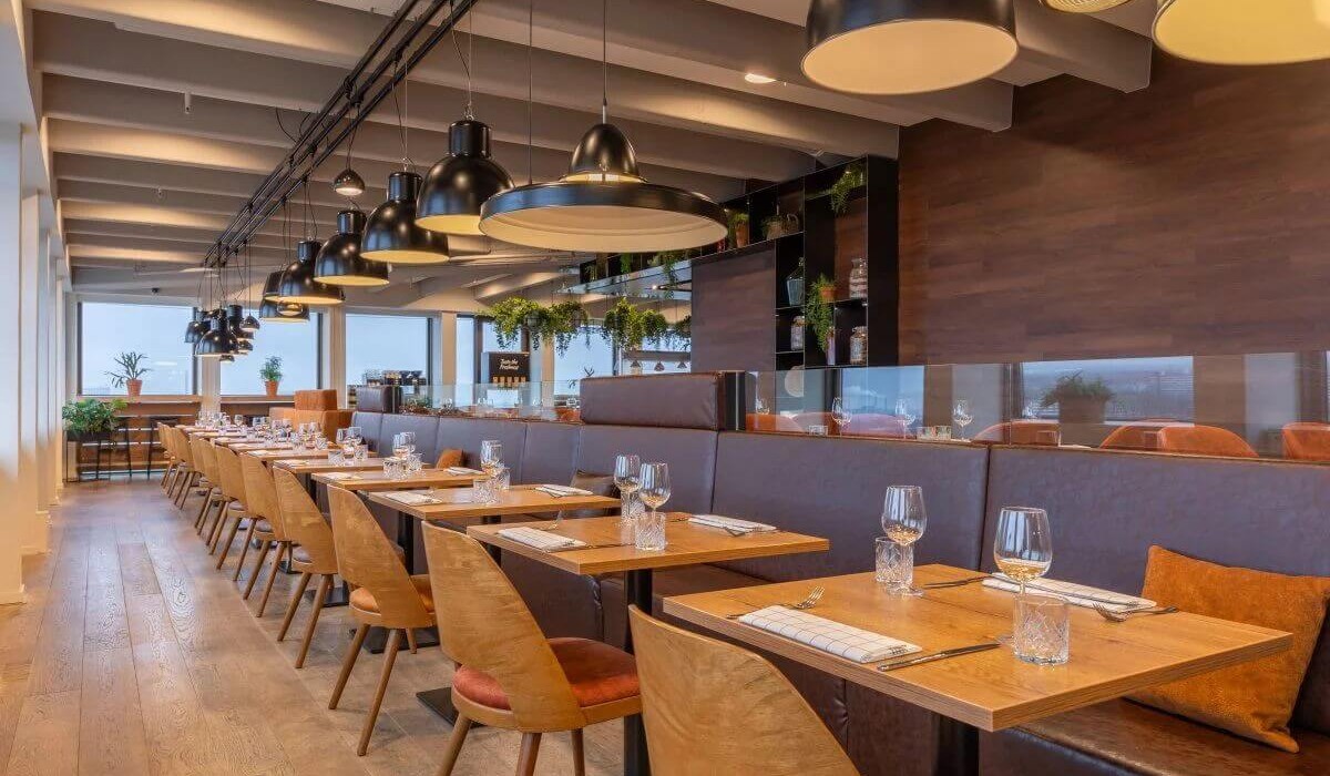 Leonardo Hotel Amsterdam Rembrandtpark - The Floor17 Restaurant offers a varied and seasonal menu, with special attention given to locally sourced products