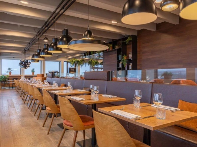 Leonardo Hotel Amsterdam Rembrandtpark - The Floor17 Restaurant offers a varied and seasonal menu, with special attention given to locally sourced products