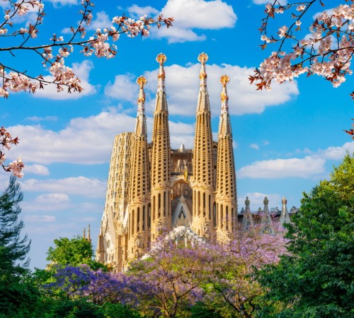 The Sagrada Familia is the representative monument of Barcelona