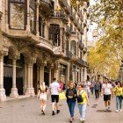 aseo de Gracia, famous for shopping, is located in the Eixample district and is one of the main avenues in Barcelona