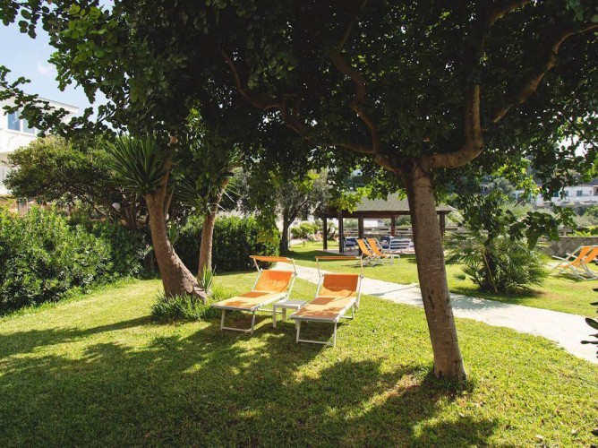 Hotel Park Victoria - Garden solarium area