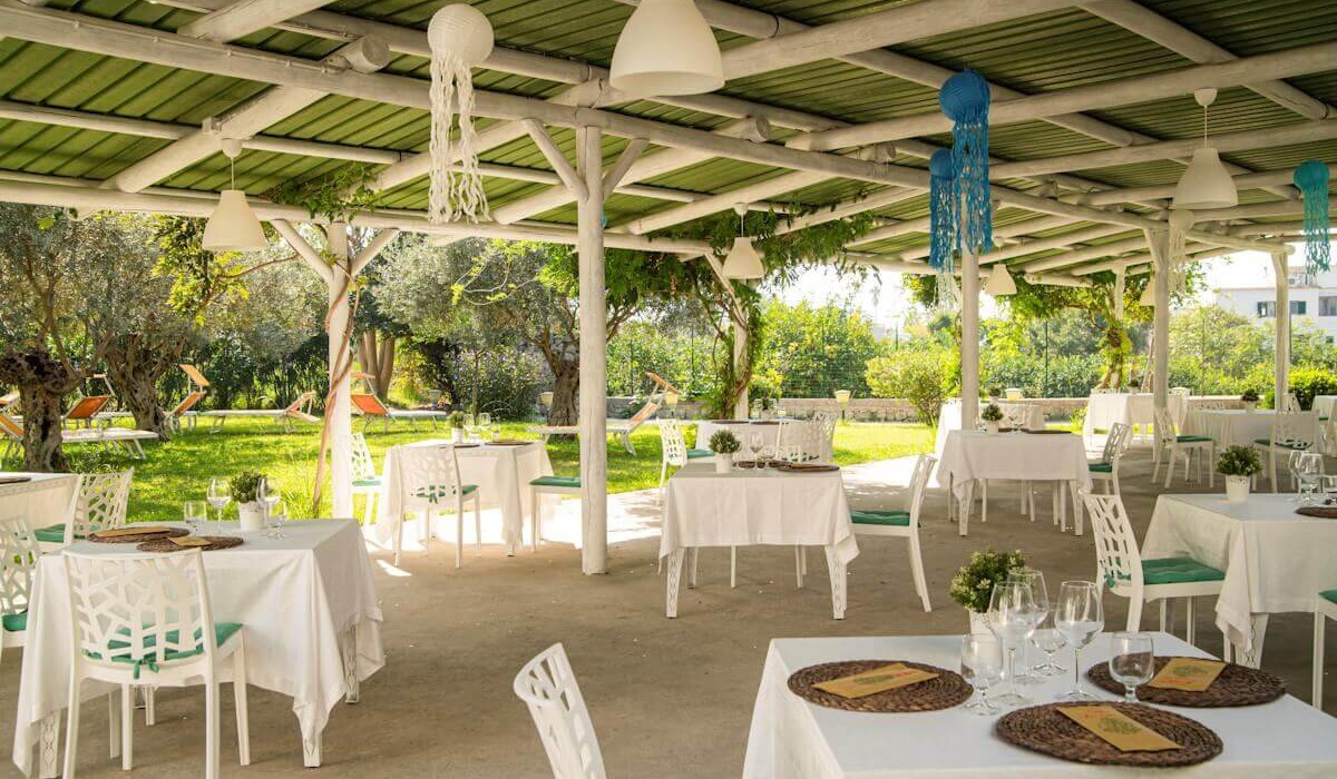 Hotel Park Victoria - Gazebo Bistrot nestled in the olive grove of the property