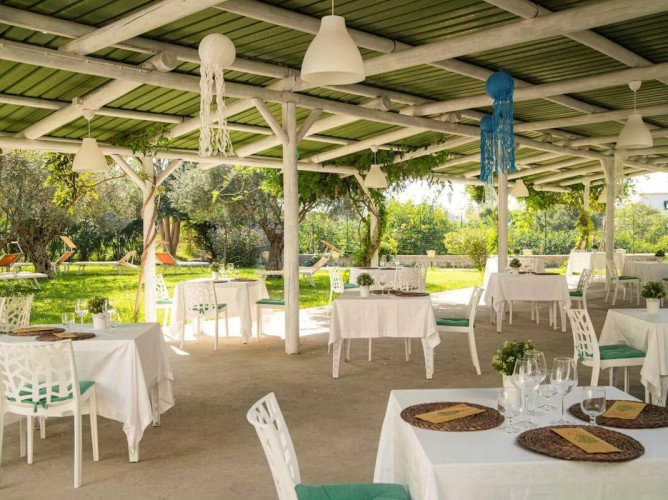 Hotel Park Victoria - Gazebo Bistrot nestled in the olive grove of the property