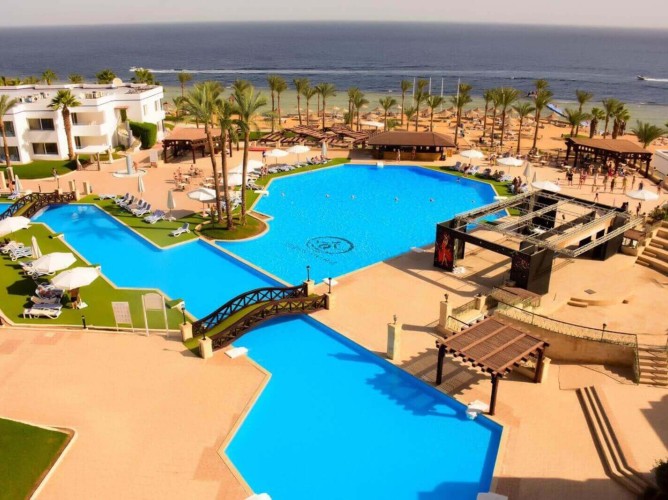 Queen Sharm Resort - Queen Sharm Resort: Aerial View of the Resort's Pool Park