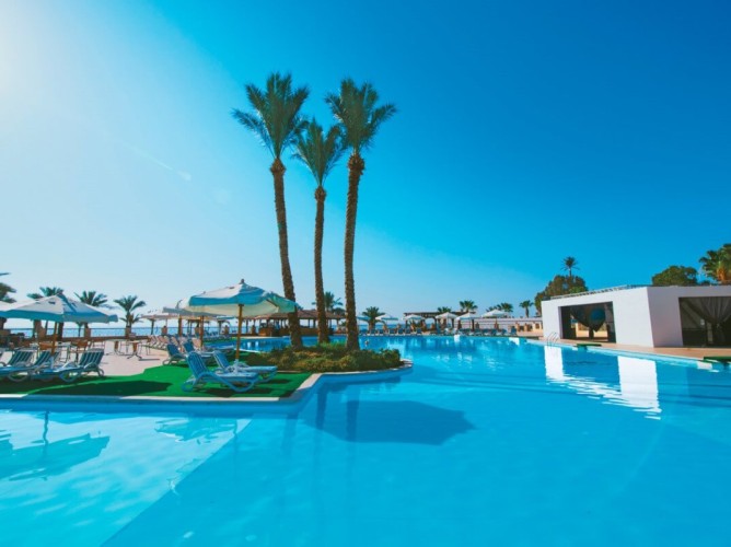 Queen Sharm Resort - Queen Sharm Resort: View of One of the Four Pools Dedicated to Adults