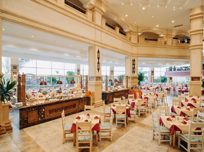 Queen Sharm Resort - Queen Sharm Resort: Restaurant Hall with Details of the Buffet Service